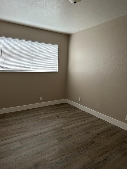 930 N Van Buren St in Stockton, CA - Building Photo