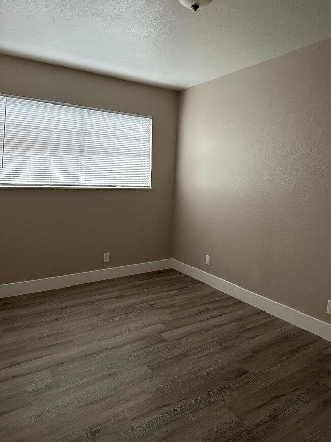 property at 930 N Van Buren St