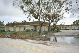 4924-4932 Wedgewood Way in West Palm Beach, FL - Building Photo - Building Photo