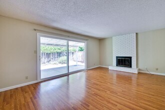 1341-1343 Kingfisher Way in Sunnyvale, CA - Building Photo - Building Photo