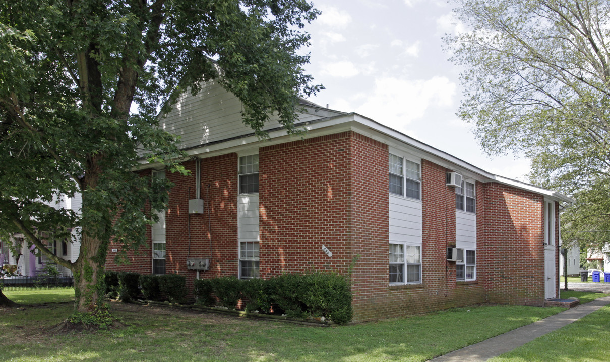 554-556 Broad St in Portsmouth, VA - Building Photo