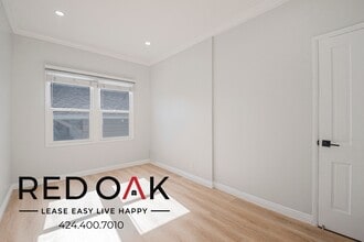 855 Irolo St in Los Angeles, CA - Foto de edificio - Building Photo