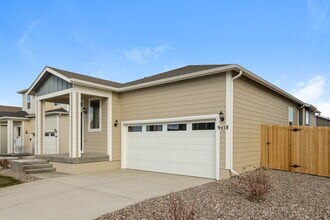 9458 Yampa St in Commerce City, CO - Foto de edificio - Building Photo