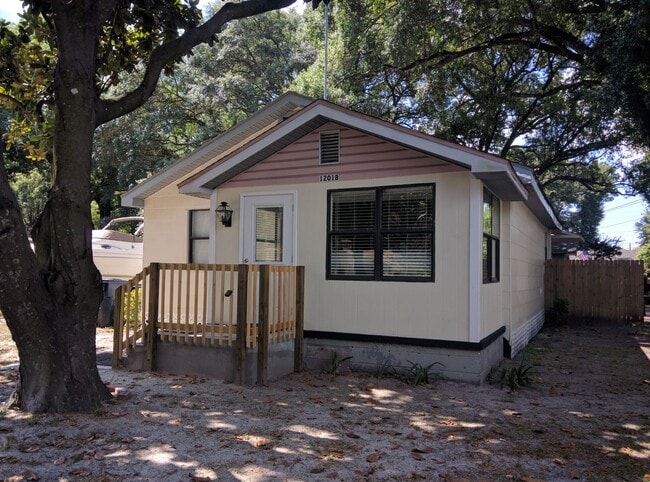 property at 1201 E Norfolk St