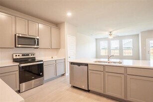 951 Hurstwood Dr in Van Alstyne, TX - Building Photo