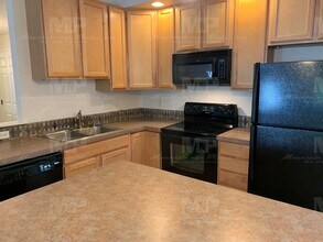 1977 Grays Peak Dr in Loveland, CO - Building Photo - Building Photo