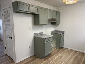 522 W Highland St in Tecumseh, OK - Building Photo - Building Photo