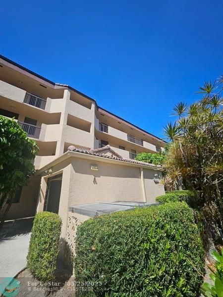property at 2659 Carambola Cir N