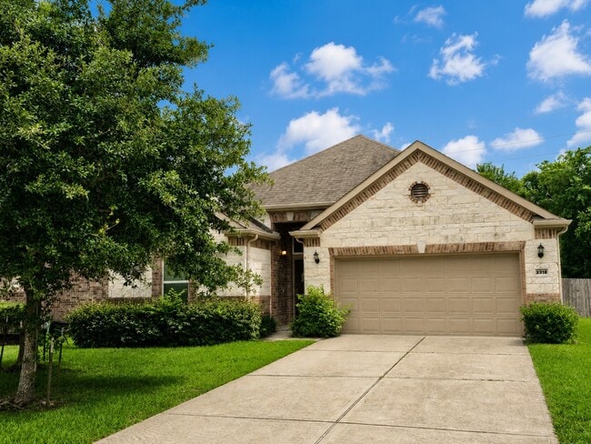 property at 3318 Regal Park Ln