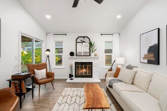 4501 Wrenford Way in Sacramento, CA - Building Photo - Building Photo