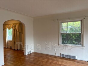 1939 Ewald Cir in Detroit, MI - Building Photo - Building Photo