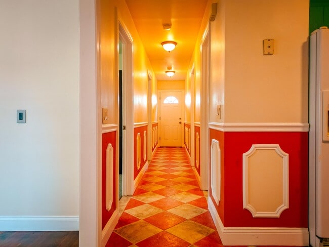 104 Eastern Way, Unit Second Floor in Rutherford, NJ - Foto de edificio - Building Photo