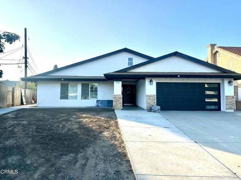 1521 N H St in Oxnard, CA - Foto de edificio