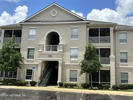 8601 Beach Blvd, Unit Southern Grove Condo in Jacksonville, FL - Building Photo