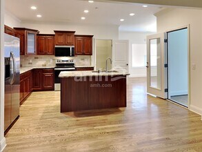 1030 Spring Creek Dr in Murfreesboro, TN - Foto de edificio - Building Photo