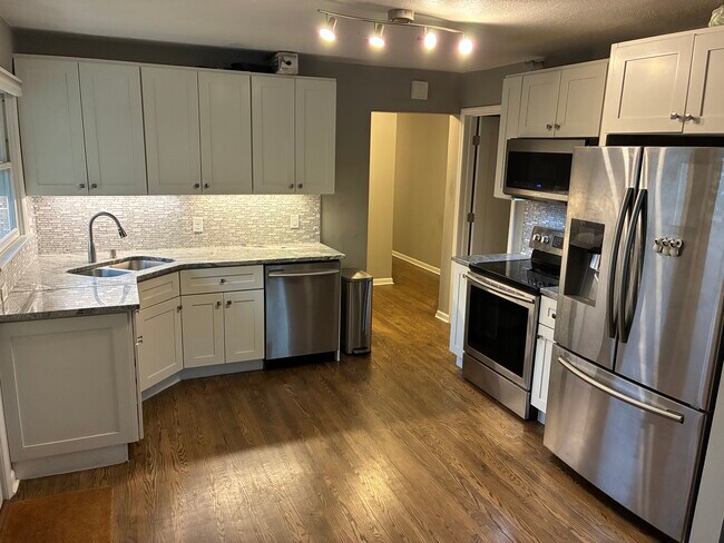 1832 Ulysses St NE in Minneapolis, MN - Building Photo - Building Photo