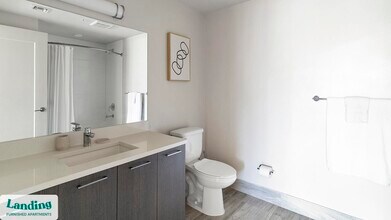 698 NE 1st Ave, Unit CMW-2303 in Miami, FL - Foto de edificio - Building Photo