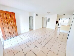 2740 W 63rd St in Hialeah, FL - Building Photo - Building Photo
