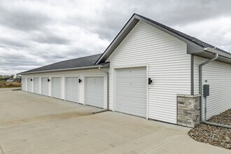138 Cedar Dr in Gilbert, IA - Building Photo - Building Photo