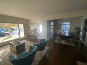 615 Fremont Way in Sacramento, CA - Building Photo - Building Photo