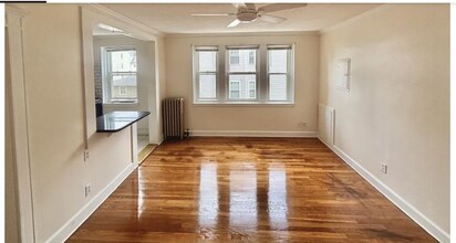 8 Walnut St in Everett, MA - Building Photo - Building Photo