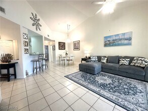 6880 Huntington Lakes Cir in Naples, FL - Building Photo - Building Photo