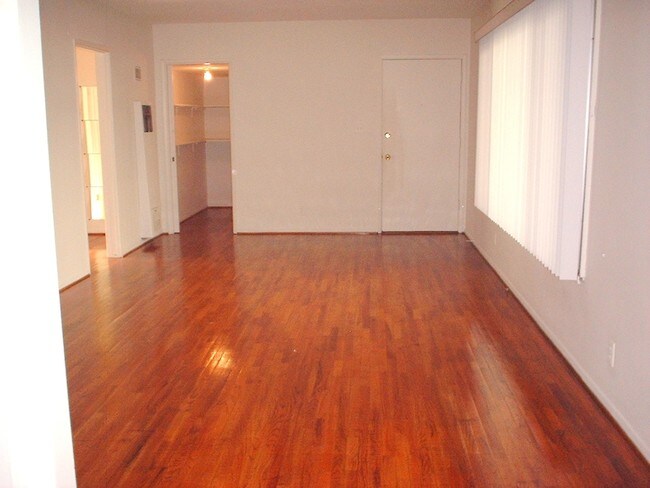 3745 S Centinela Ave in Los Angeles, CA - Building Photo - Building Photo