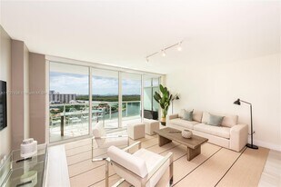 400 Sunny Isles Blvd in Sunny Isles Beach, FL - Building Photo