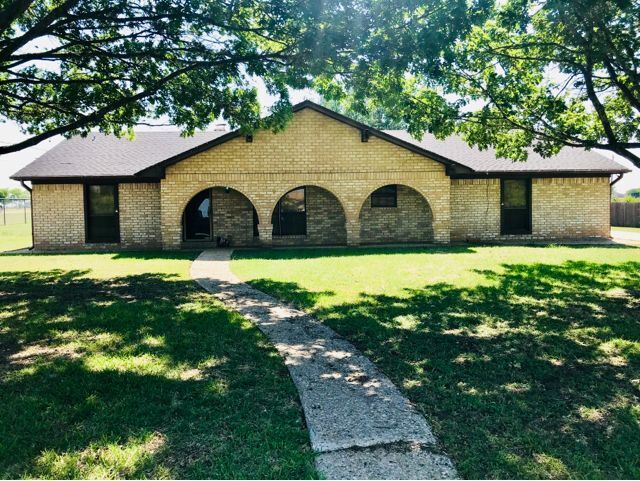 100 Towne W Dr in Lorena, TX - Foto de edificio - Building Photo