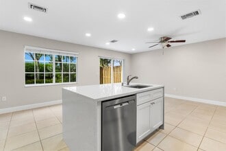 6639 Old Farm Trl in Boynton Beach, FL - Building Photo - Building Photo