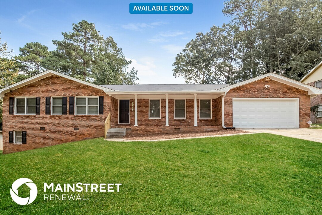 1420 Denfield Ct in Lithonia, GA - Building Photo