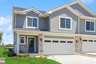 1005 Switchgrass Ln in Ely, IA - Building Photo