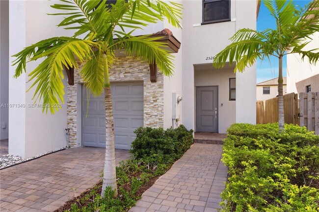 25266 SW 107th Ave in Homestead, FL - Building Photo - Building Photo