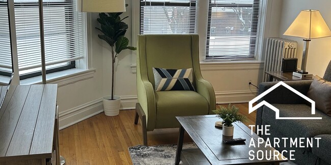 property at 1911 W Larchmont Ave