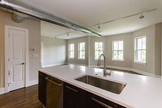 11 Saint George St, Unit 202 in Boston, MA - Building Photo - Building Photo