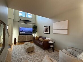 4577 Madison Ave in Kansas City, MO - Building Photo - Building Photo