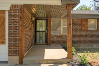 3912 Parkwoods Ln in Midwest City, OK - Building Photo - Building Photo