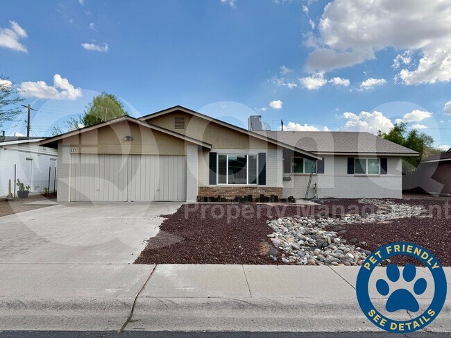 property at 537 E Laguna Dr