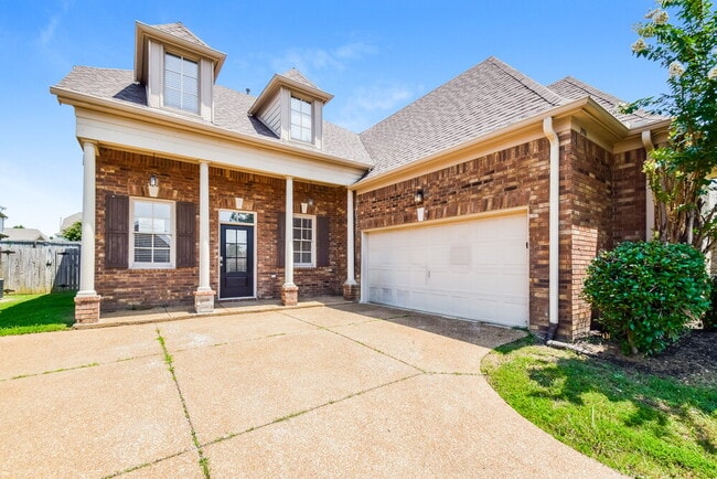 property at 2906 N Hartland