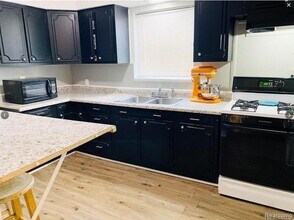 11227 Packard Ave in Warren, MI - Building Photo - Building Photo