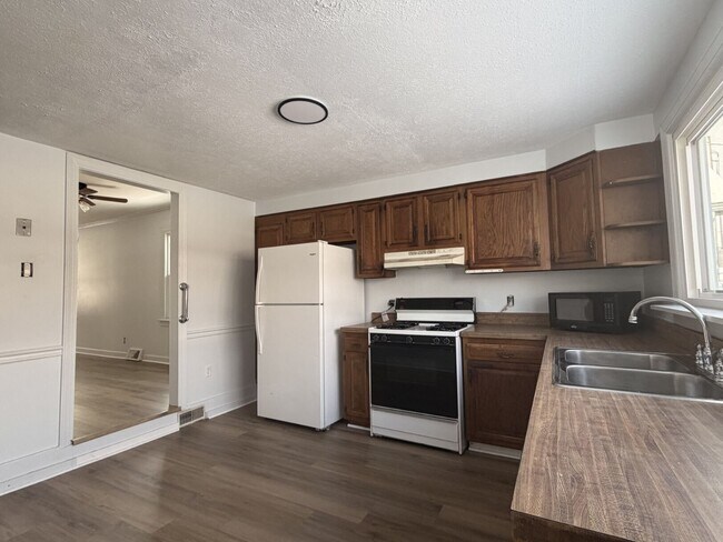 2115 Palatka Rd in Louisville, KY - Foto de edificio - Building Photo