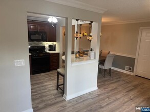 888 Tuliptree Ct in Mahwah, NJ - Building Photo - Building Photo