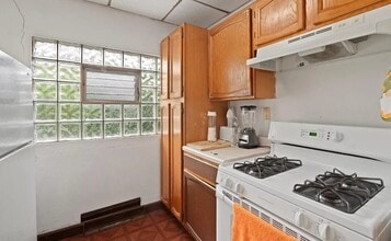 555 Lorraine Ave in Waukegan, IL - Building Photo - Building Photo