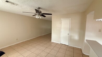 2155 Hazlitt Dr in Houston, TX - Foto de edificio - Building Photo