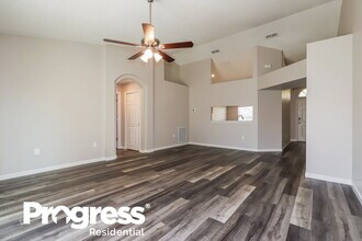 3180 Thoroughbred Loop N in Lakeland, FL - Building Photo - Building Photo