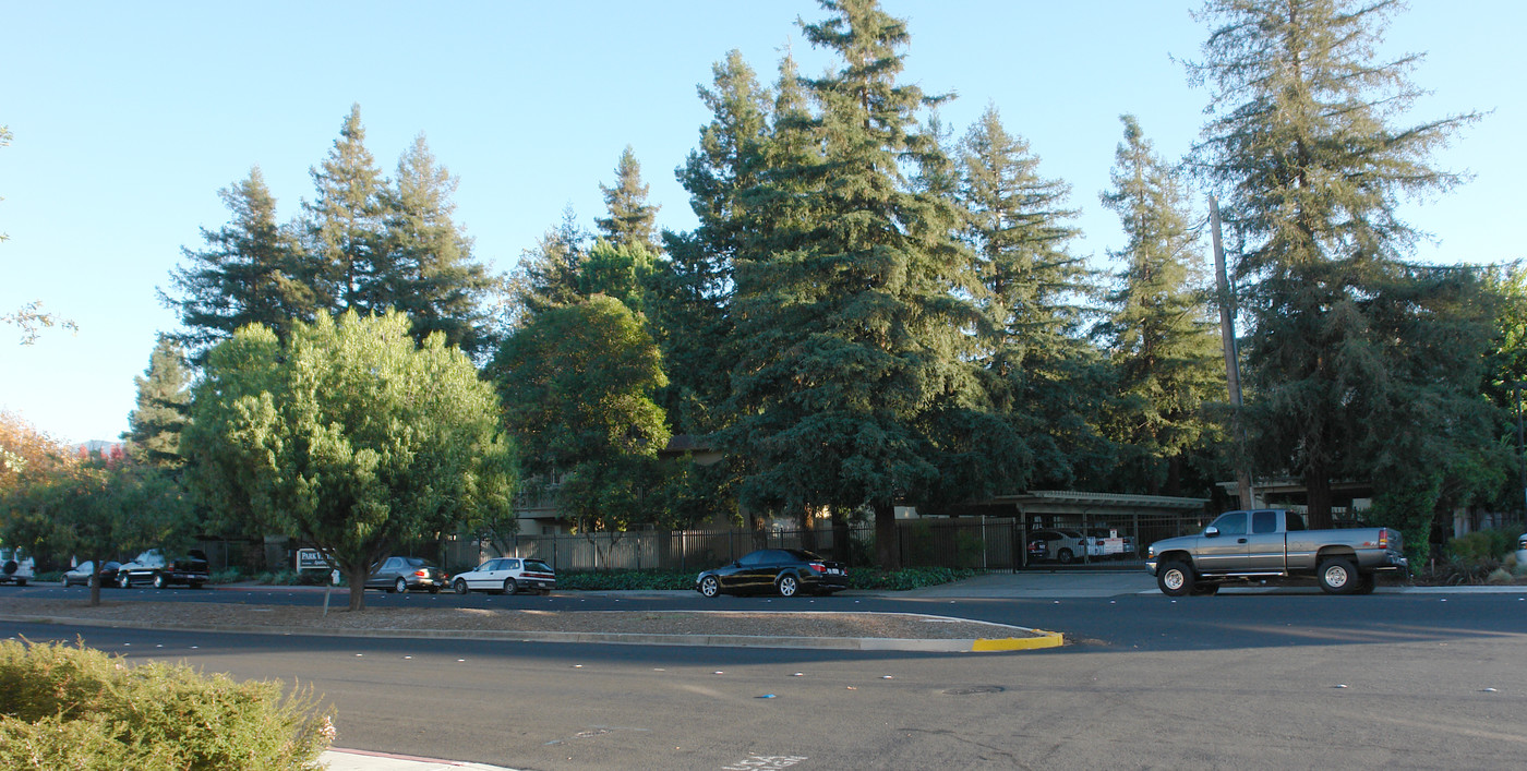 Park Vista Apartments in Pleasant Hill, CA - Building Photo