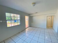 1278 NW 44th St in Miami, FL - Building Photo - Building Photo