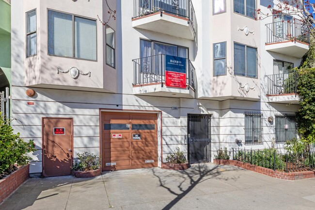 2906 San Bruno Ave in San Francisco, CA - Building Photo - Building Photo