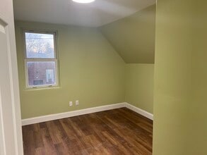 29 Tolles St, Unit 2nd Floor - Tolles St in Nashua, NH - Foto de edificio - Building Photo