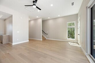 4060 Spring Valley Rd in Farmers Branch, TX - Building Photo - Building Photo